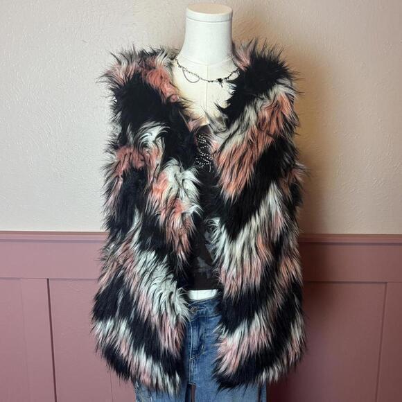 Jackets & Blazers - Rue 21 Y2K Faux Fur Vest Black White Pink McBling Festival Gyaru Large